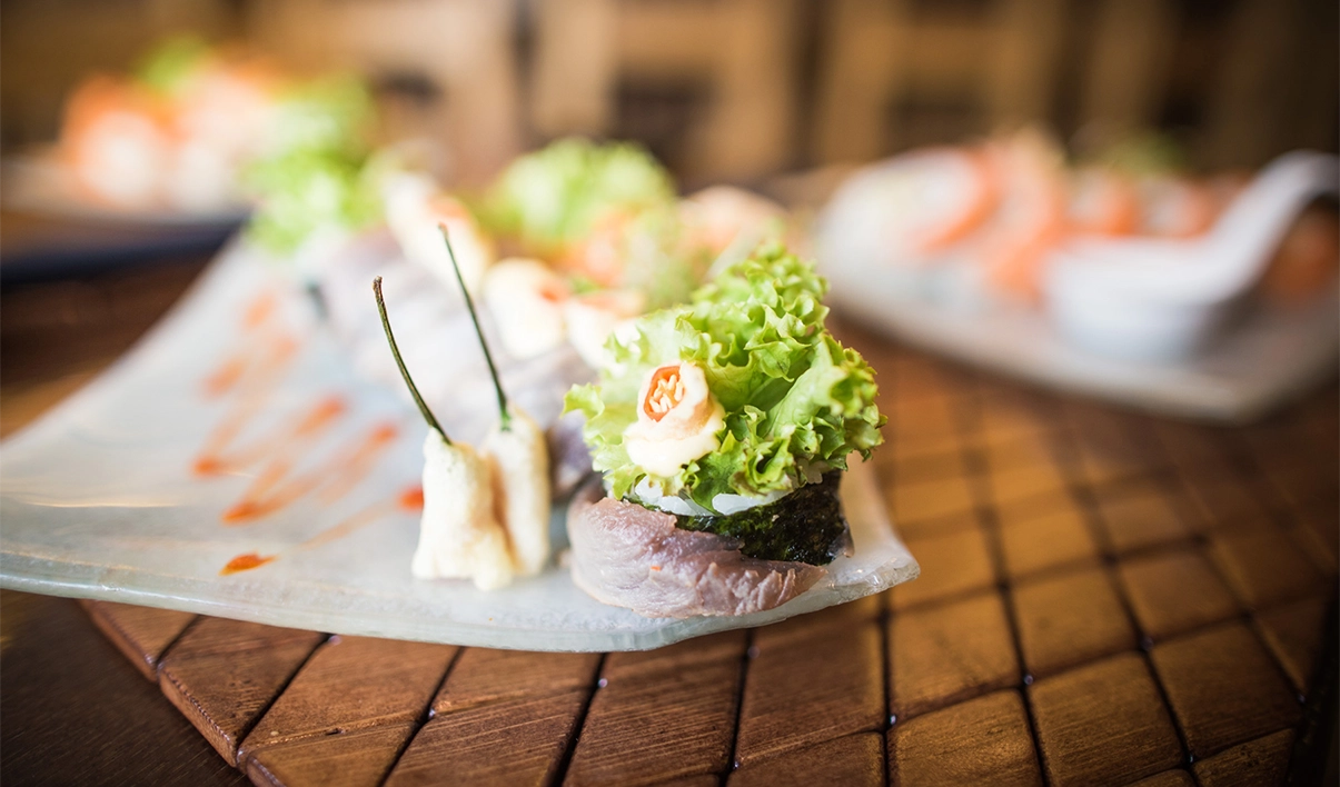 ulotki sushi i plakat - tło kampanii - Besuto Sushi Bar