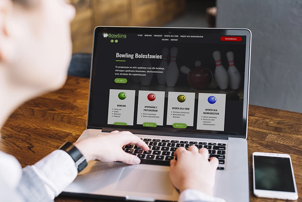 Strona kręgielni - układ na ekranie desktopowym - Bowling Bolesławiec